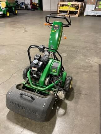 Image of John Deere 220 E-Cut Primary image