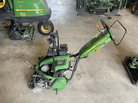 Image of John Deere 220 E-Cut Primary image