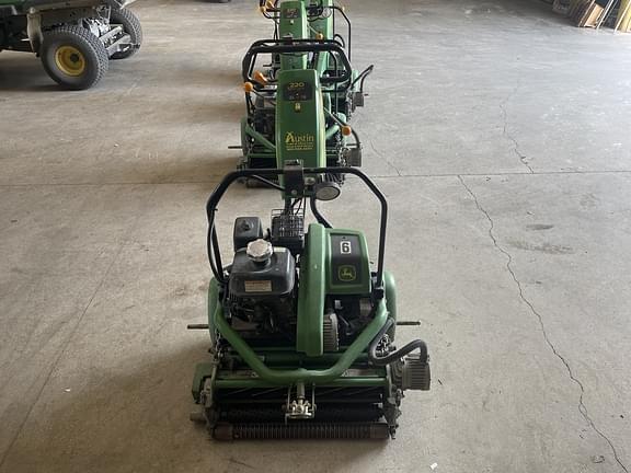 Image of John Deere 220 E-Cut equipment image 3