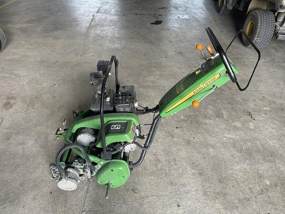 Image of John Deere 220 E-Cut Primary image