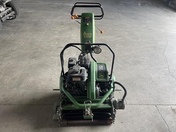 Image of John Deere 220 E-Cut equipment image 3