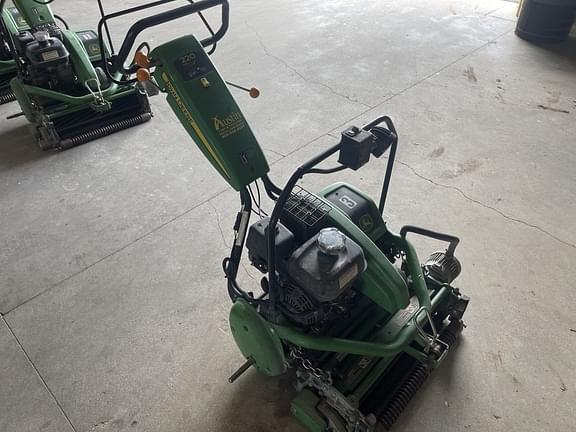 Image of John Deere 220 E-Cut equipment image 4