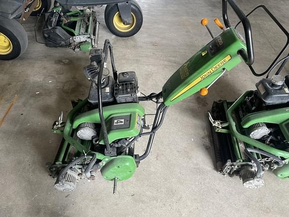 Image of John Deere 220 E-Cut Primary image