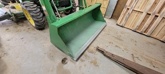 Image of John Deere 220R equipment image 4