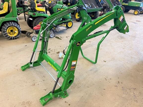 Main image John Deere 220R