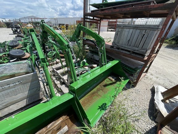 Main image John Deere 220R