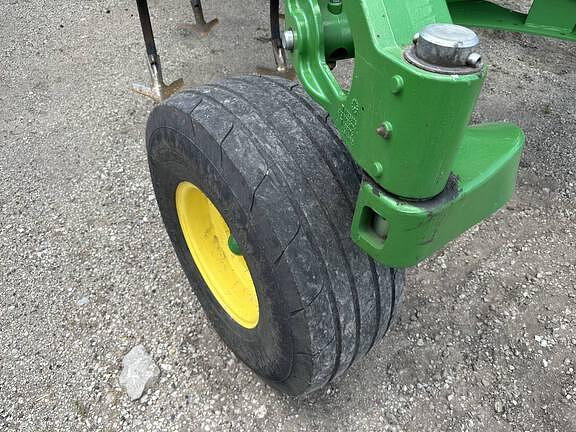 Image of John Deere 2230FH equipment image 4