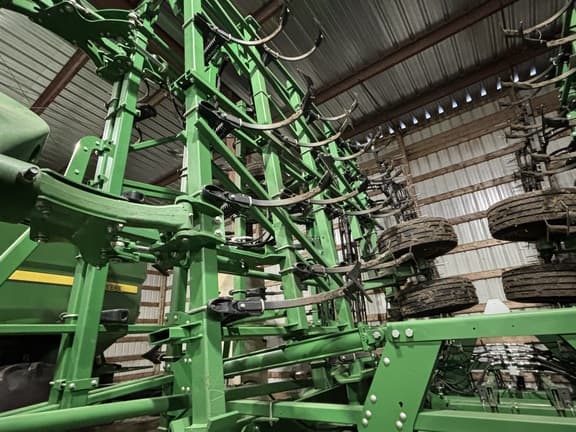 Image of John Deere 2230FH equipment image 4