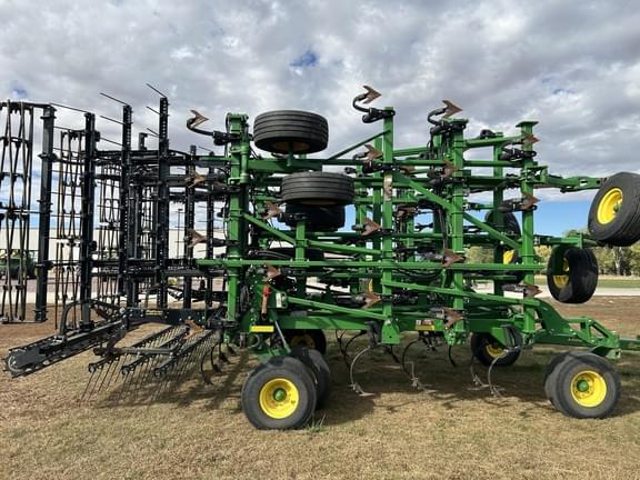Image of John Deere 2230FH equipment image 2