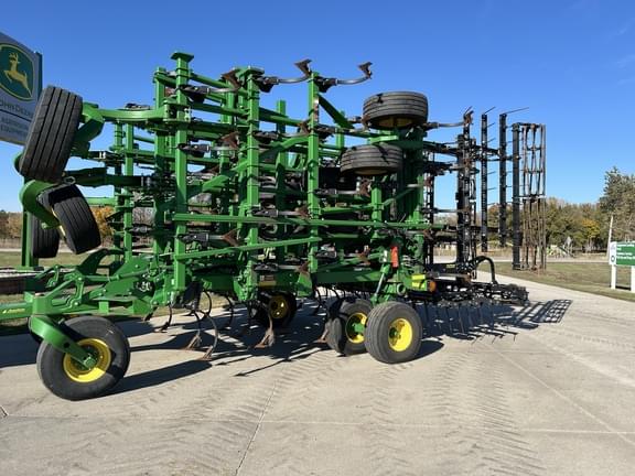 Image of John Deere 2230FH equipment image 2