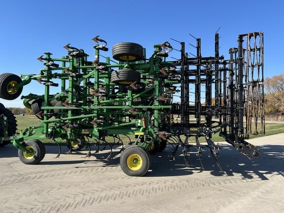 Image of John Deere 2230FH equipment image 4