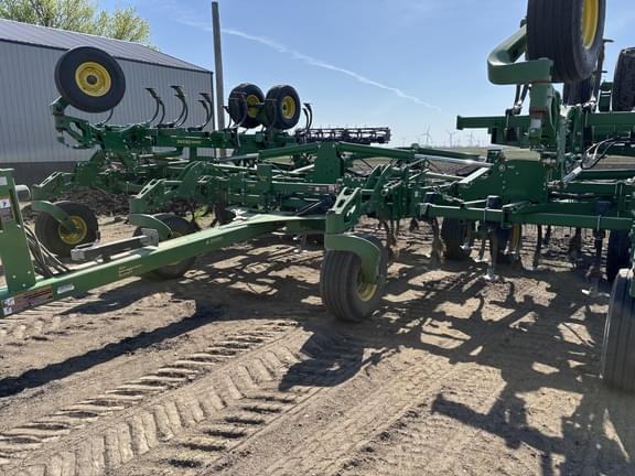 Image of John Deere 2230FH equipment image 2
