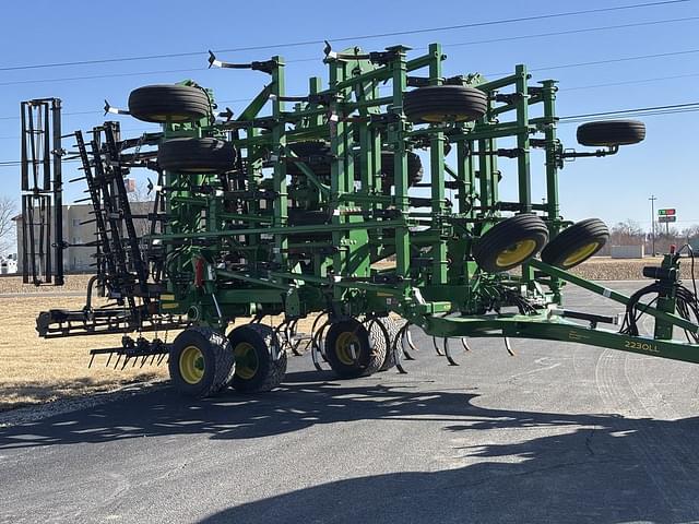 Image of John Deere 2230LL equipment image 4