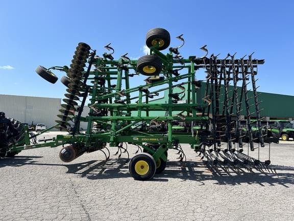 Image of John Deere 2330 equipment image 1