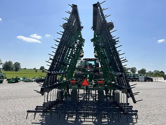 Image of John Deere 2330 equipment image 3