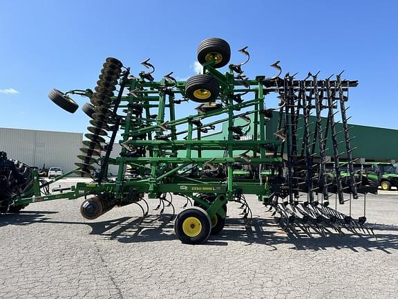 Image of John Deere 2330 equipment image 1
