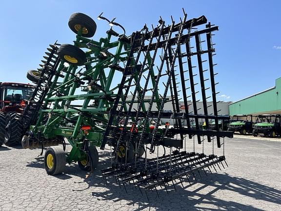 Image of John Deere 2330 equipment image 2