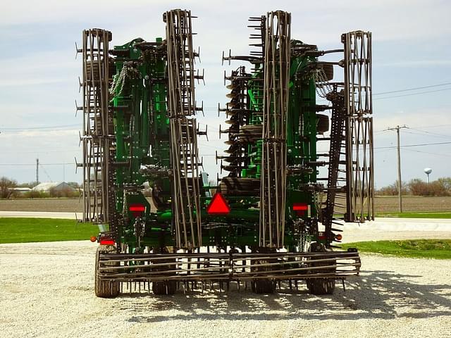 Image of John Deere 2330 equipment image 4