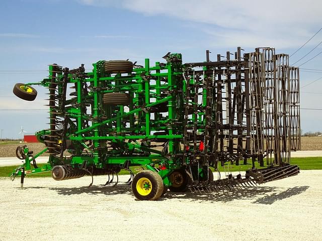 Image of John Deere 2330 equipment image 3
