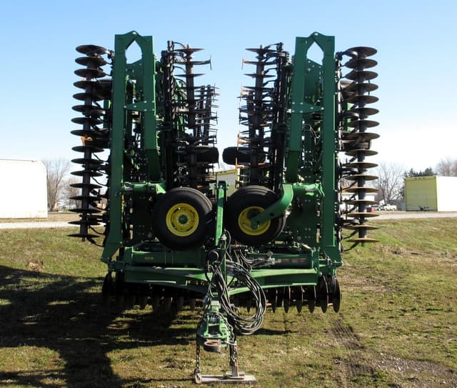 Image of John Deere 2330 equipment image 4