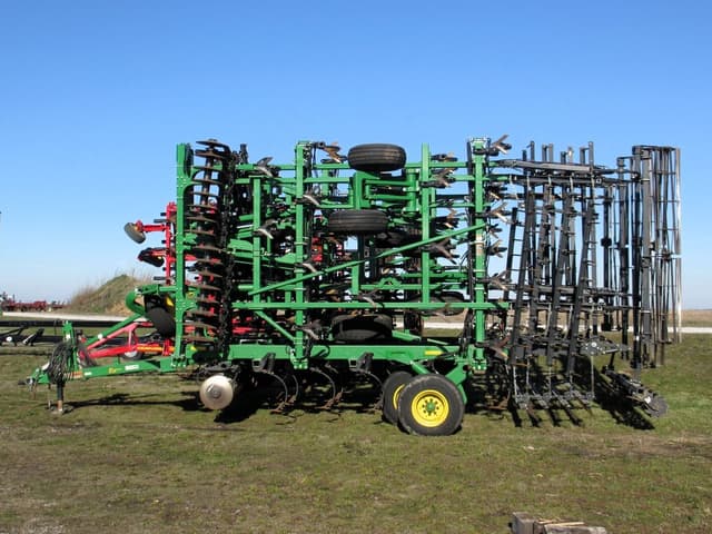 Image of John Deere 2330 equipment image 2