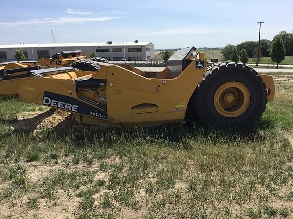 Image of John Deere 2412DE equipment image 2