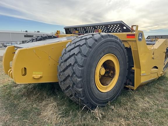 Image of John Deere 2412DE equipment image 3