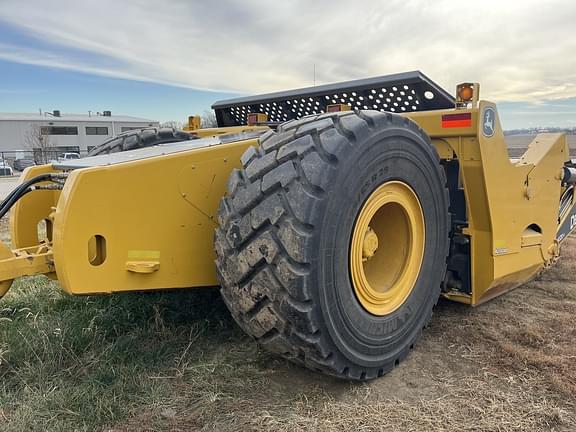 Image of John Deere 2412DE equipment image 3