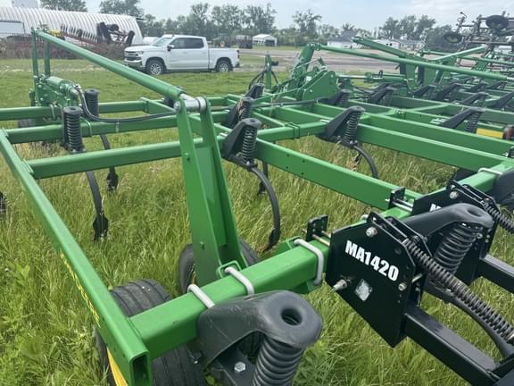 Image of John Deere 2430 equipment image 2