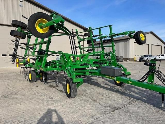 Image of John Deere 2430 equipment image 3