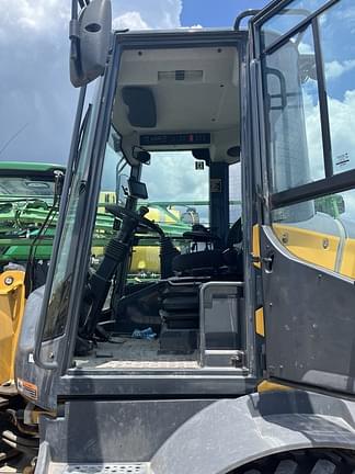 Image of John Deere 244L equipment image 4