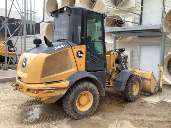 Image of John Deere 244L equipment image 4