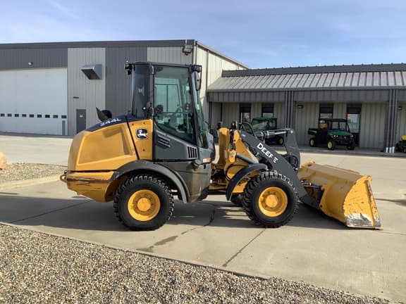 Image of John Deere 244L equipment image 2