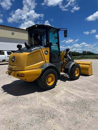 Image of John Deere 244L equipment image 4