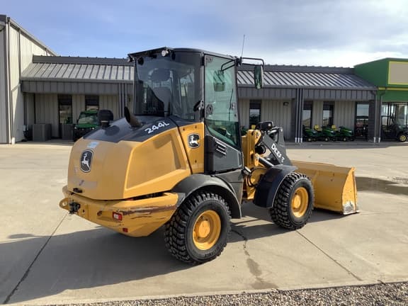 Image of John Deere 244L equipment image 4