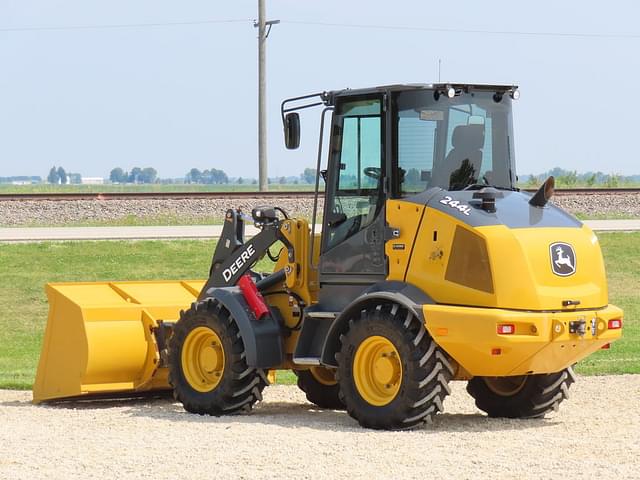 Image of John Deere 244L equipment image 2