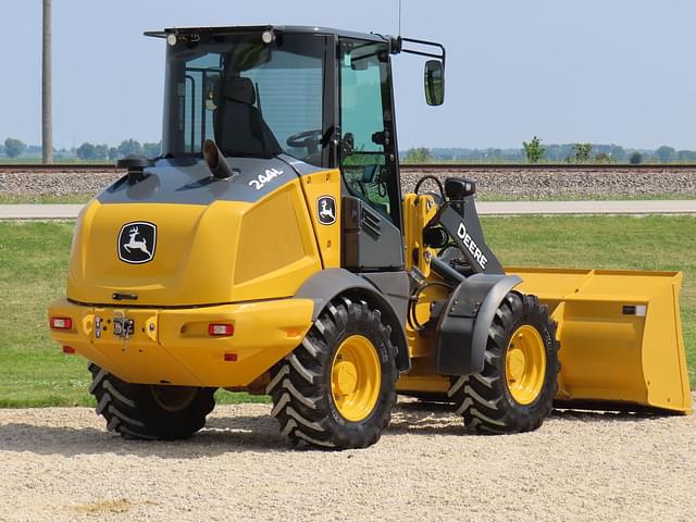 Image of John Deere 244L equipment image 4