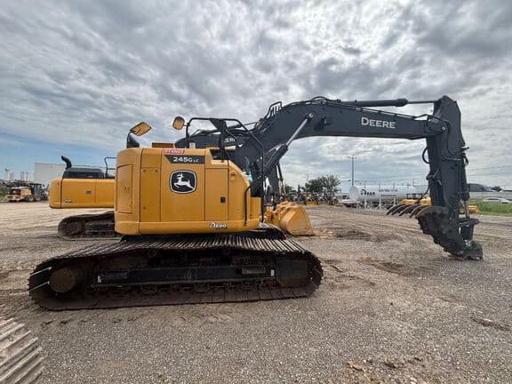 Image of John Deere 245G Primary image