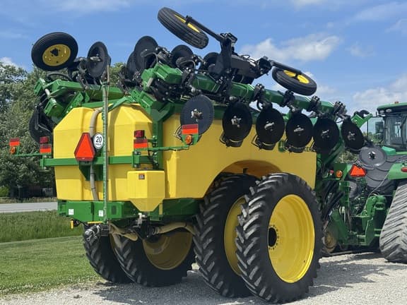 Image of John Deere 2530L equipment image 3