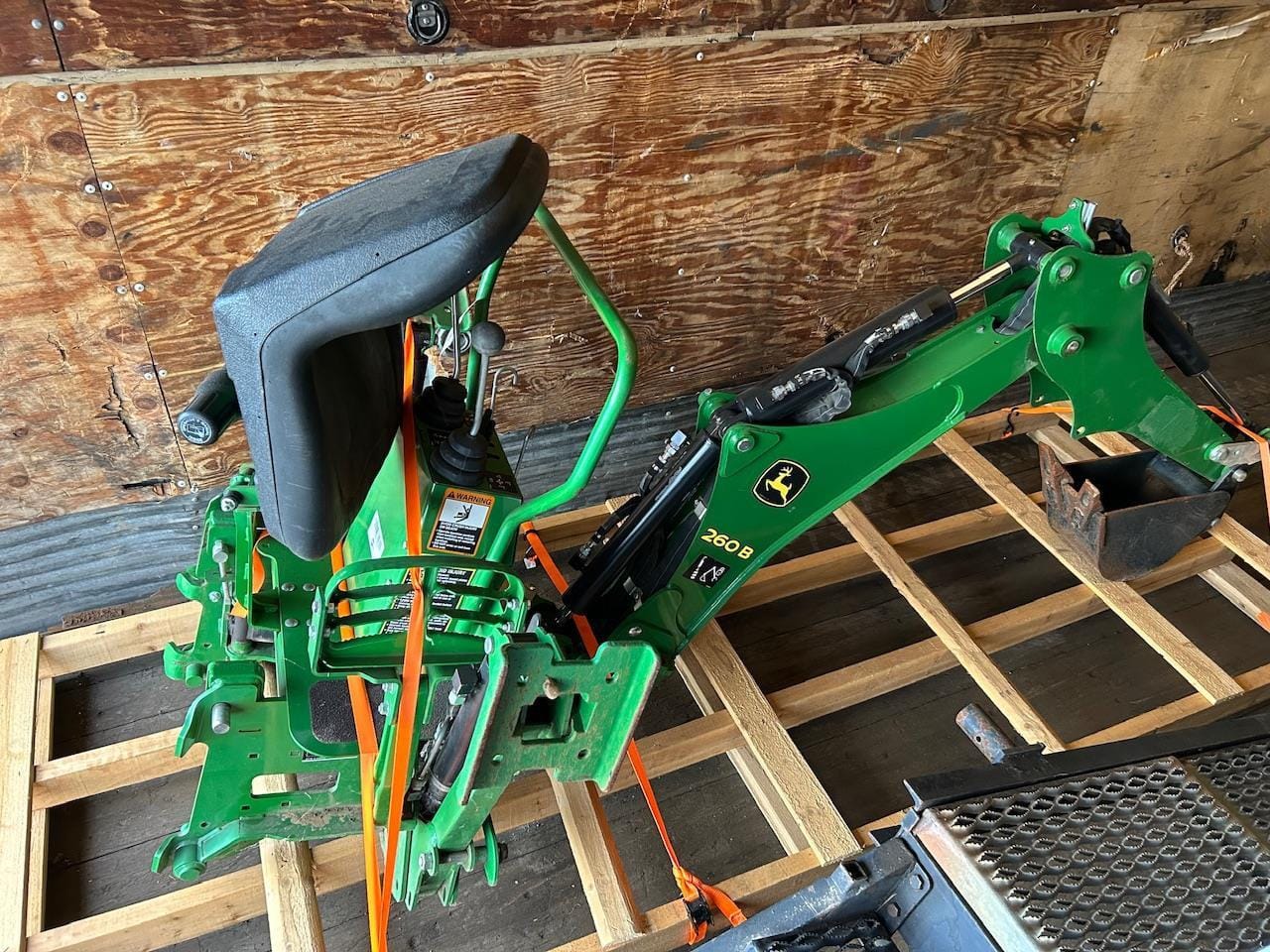 2021 John Deere 260B Equipment Image0