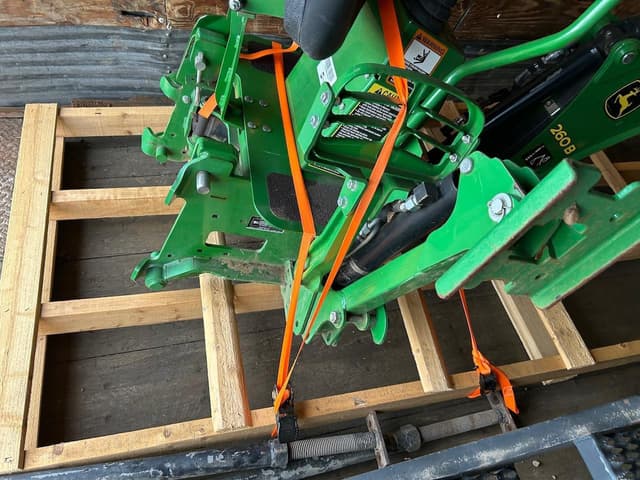 Image of John Deere 260B equipment image 1