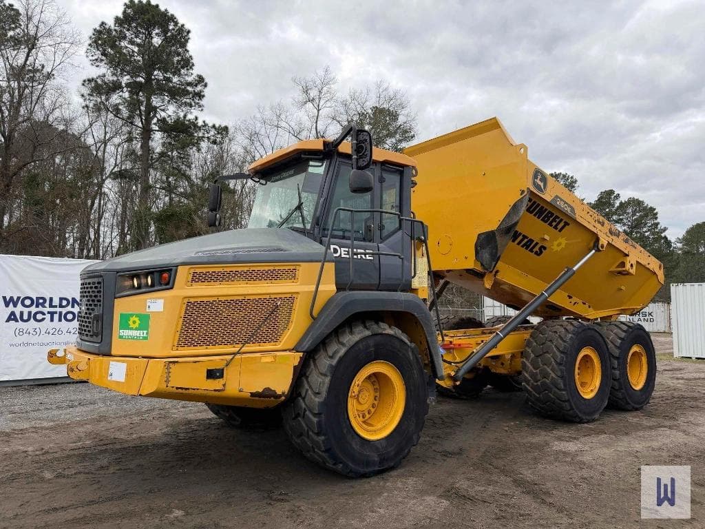 Image of John Deere 260E Primary image