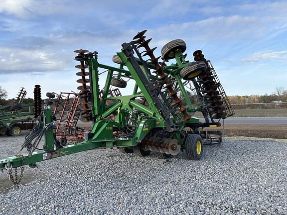 Image of John Deere 2633 equipment image 1
