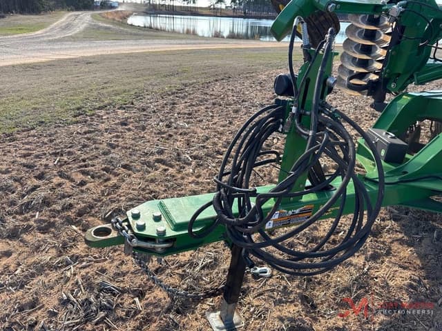 Image of John Deere 2633VT equipment image 4