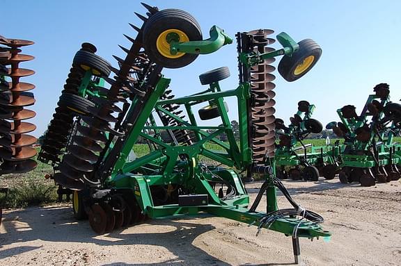 Image of John Deere 2633VT equipment image 2