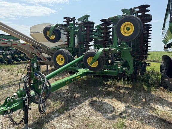 2021 John Deere 2660VT Equipment Image0