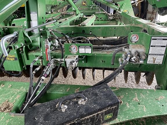 Image of John Deere 2660VT equipment image 3