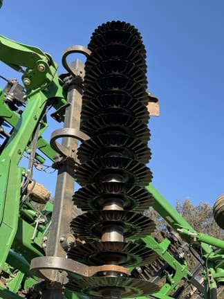 Image of John Deere 2660VT equipment image 3