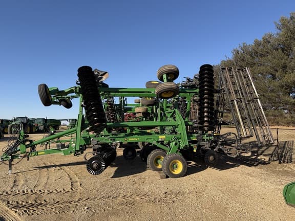 Image of John Deere 2660VT equipment image 4