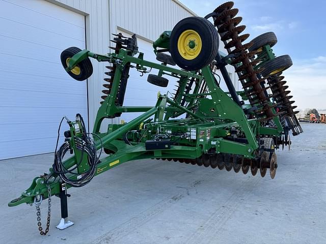 Image of John Deere 2660VT equipment image 2